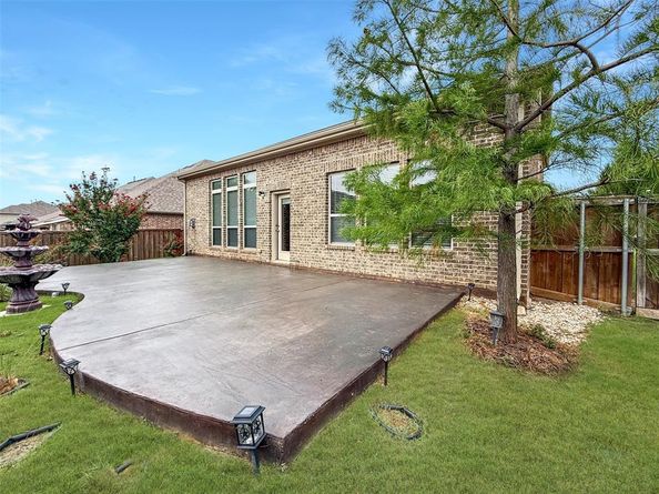 3321  Glen Crest Lane , Denton Texas 76208