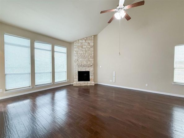 3321  Glen Crest Lane , Denton Texas 76208