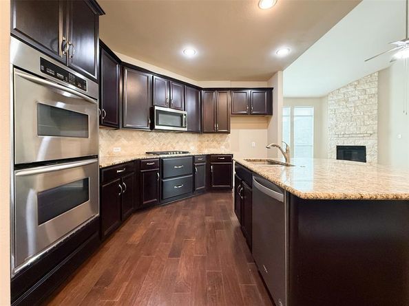 3321  Glen Crest Lane , Denton Texas 76208