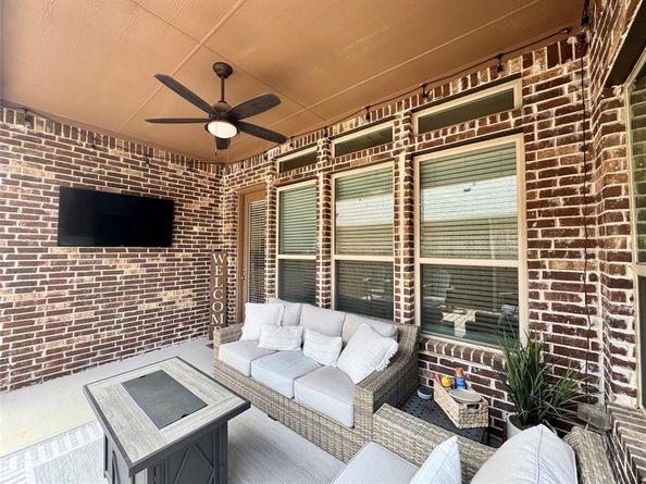 816  10th Street , Argyle Texas 76226