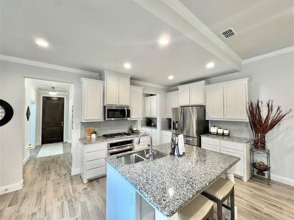816  10th Street , Argyle Texas 76226