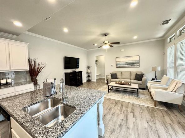 816  10th Street , Argyle Texas 76226