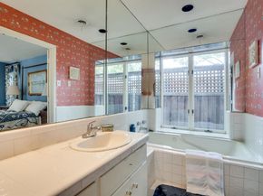 3516  Princess Lane , Dallas Texas 75229