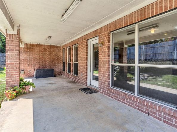 2719  Falcon Trail , Grand Prairie Texas 75052