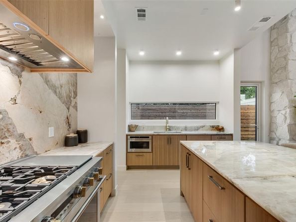 3821  Beechwood Lane , Dallas Texas 75220