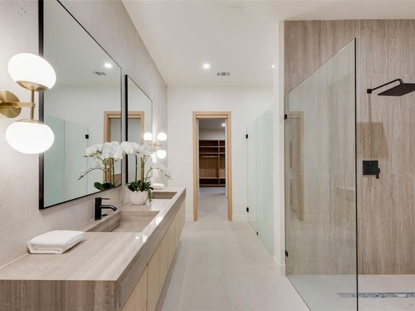 3821  Beechwood Lane , Dallas Texas 75220