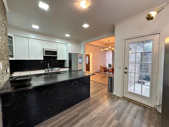 2909  Gainesborough Drive , Dallas Texas 75287