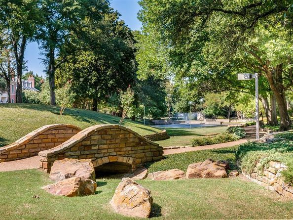 4  Glenmeadow Court , Dallas Texas 75225