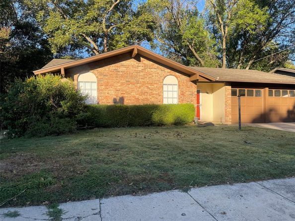 2302  Mercedes Road , Denton Texas 76205