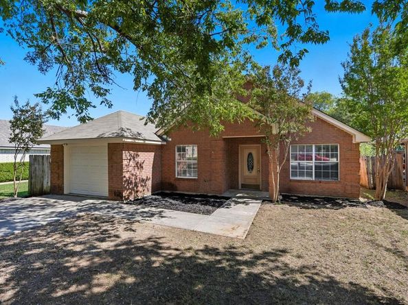518  Leuty Street , Justin Texas 76247