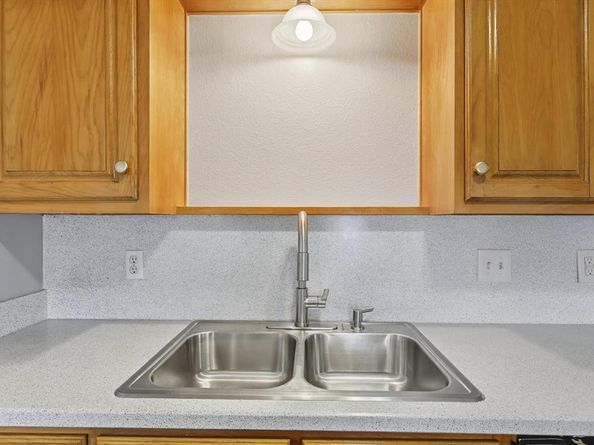 518  Leuty Street , Justin Texas 76247