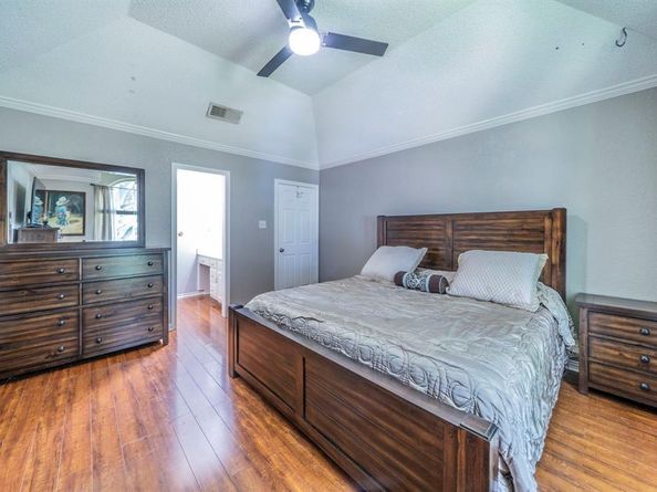 2121  Bay Club Drive , Arlington Texas 76013