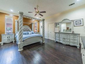 2121  Bay Club Drive , Arlington Texas 76013