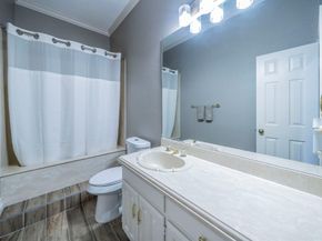 2121  Bay Club Drive , Arlington Texas 76013