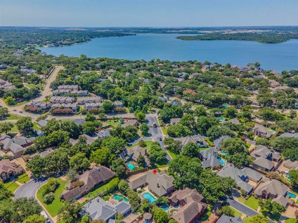 2121  Bay Club Drive , Arlington Texas 76013