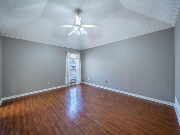 2121  Bay Club Drive , Arlington Texas 76013
