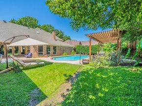 2121  Bay Club Drive , Arlington Texas 76013