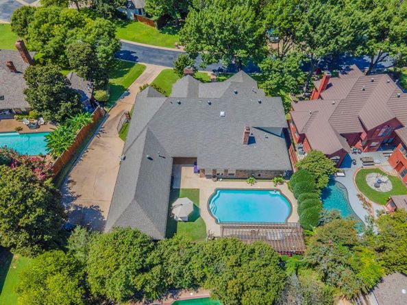 2121  Bay Club Drive , Arlington Texas 76013