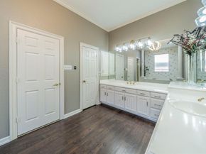 2121  Bay Club Drive , Arlington Texas 76013