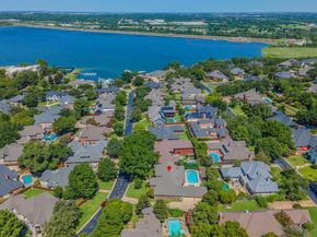 2121  Bay Club Drive , Arlington Texas 76013