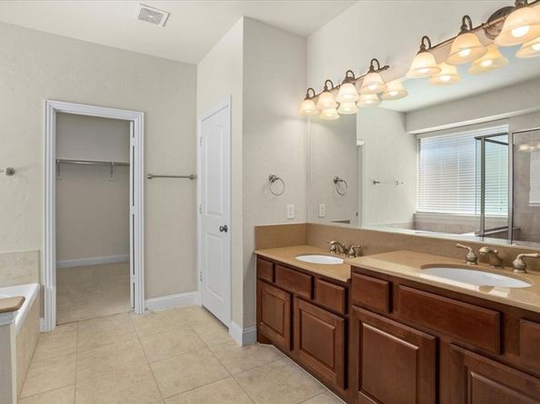 2633  Waters Edge Lane , Fort Worth Texas 76116