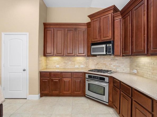 2633  Waters Edge Lane , Fort Worth Texas 76116