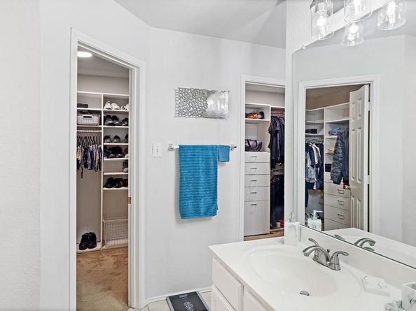 2312  Bantry Lane , Arlington Texas 76002
