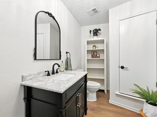 1112  Meadow Crest Lane , Mansfield Texas 76063