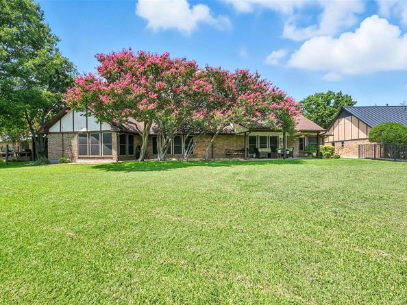1112  Meadow Crest Lane , Mansfield Texas 76063