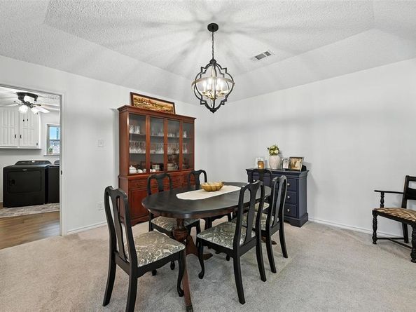 1112  Meadow Crest Lane , Mansfield Texas 76063