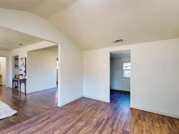 2842  Carlson Drive , Dallas Texas 75235