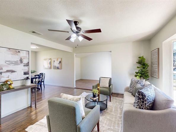 2842  Carlson Drive , Dallas Texas 75235
