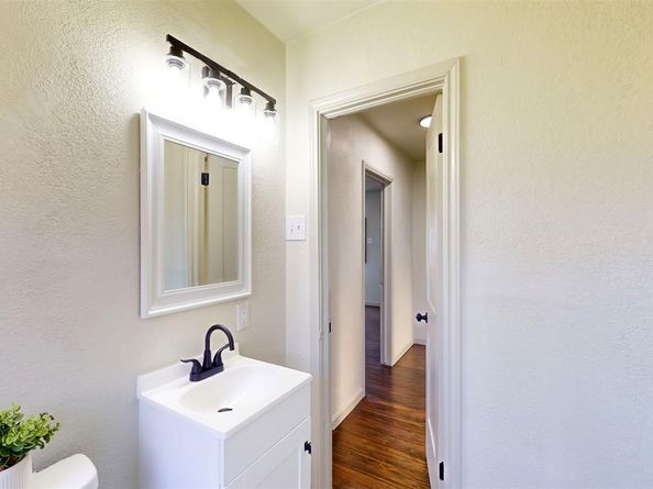 2842  Carlson Drive , Dallas Texas 75235