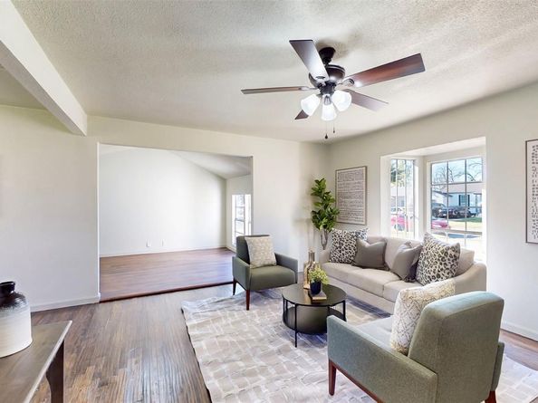 2842  Carlson Drive , Dallas Texas 75235