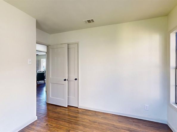 2842  Carlson Drive , Dallas Texas 75235