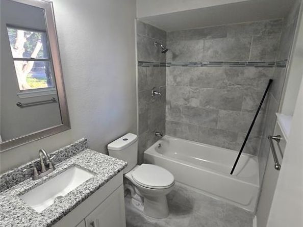 1306  Holt Avenue , DeSoto Texas 75115