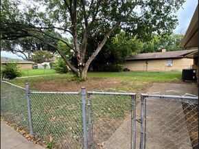 1306  Holt Avenue , DeSoto Texas 75115