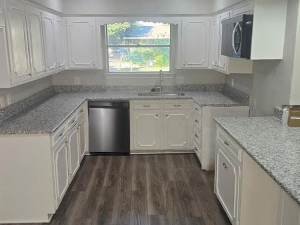1306  Holt Avenue , DeSoto Texas 75115