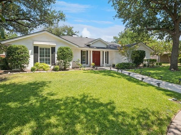 2801  Elmcrest Circle , Plano Texas 75075