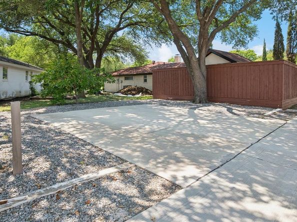 2801  Elmcrest Circle , Plano Texas 75075