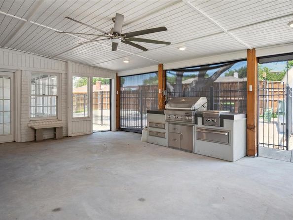 2801  Elmcrest Circle , Plano Texas 75075