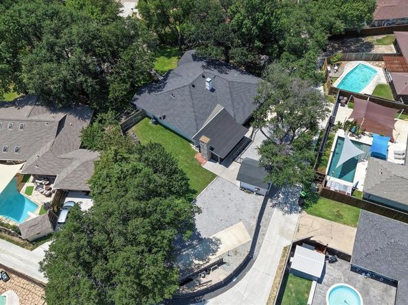 2801  Elmcrest Circle , Plano Texas 75075