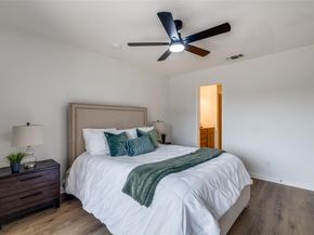1208  Horizon Trail  3520, Arlington Texas 76011