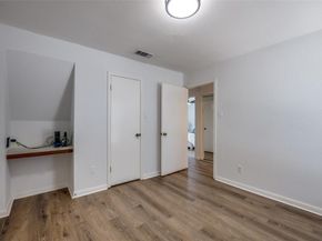 1208  Horizon Trail  3520, Arlington Texas 76011
