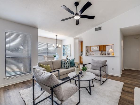1208  Horizon Trail  3520, Arlington Texas 76011