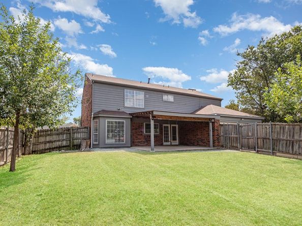 905  Eagle Drive , DeSoto Texas 75115