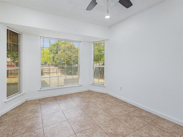 905  Eagle Drive , DeSoto Texas 75115