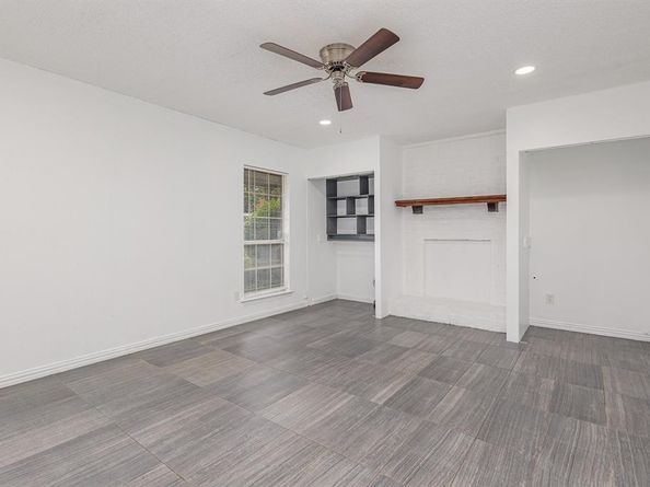 905  Eagle Drive , DeSoto Texas 75115