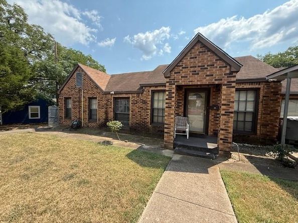 1108  Winters Street , Dallas Texas 75216