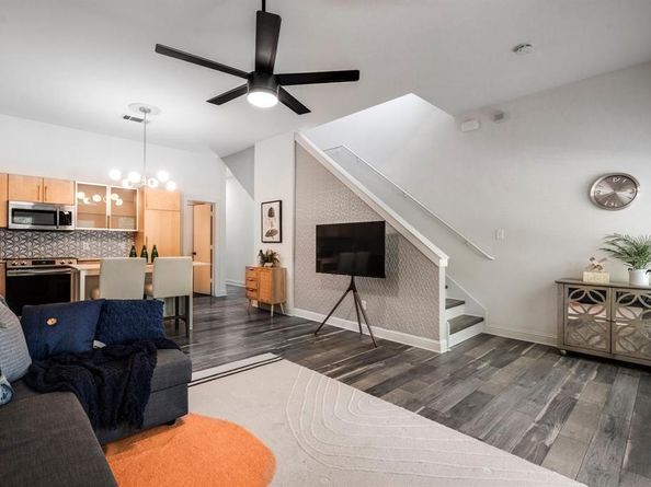 1823 S Ervay Street , Dallas Texas 75215